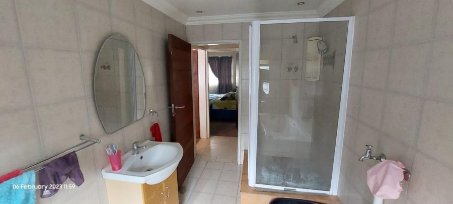 2 Bedroom Property for Sale in Geelhoutpark North West